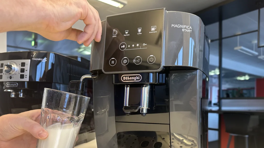 artikelbild Delonghi Magnifica Start Milchschaum