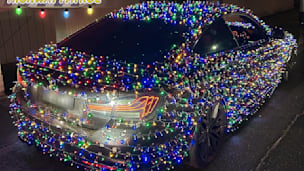 Festschmuck am Auto: Polizei zieht Weihnachtsmobil aus dem Verkehr