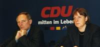 Wolfgang Schäuble und Angela Merkel 1999 bei einer Pressekonferenz im CDU-Haus in Bonn