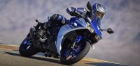 Großer Sport, ganz klein: Auf der Mailänder Messe zeigt Yamaha die YZF-R3 mit einem nur 321 Kubikzentimeter Hubraum fassenden Zweizylinder-Reihenmotor, der 42 PS abgibt. Die Maschine, die im Frühjahr 2015 zu den Händler kommt, ist ein Einsteigermotorrad im Superbike-Stil.