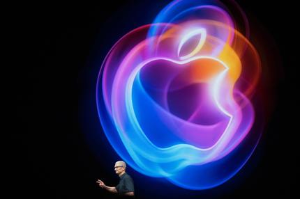 Apple Event: Apple-Chef Tim Cook bei der Vorstellung neuer iPhone-Modelle am Apple-Hauptquartier.