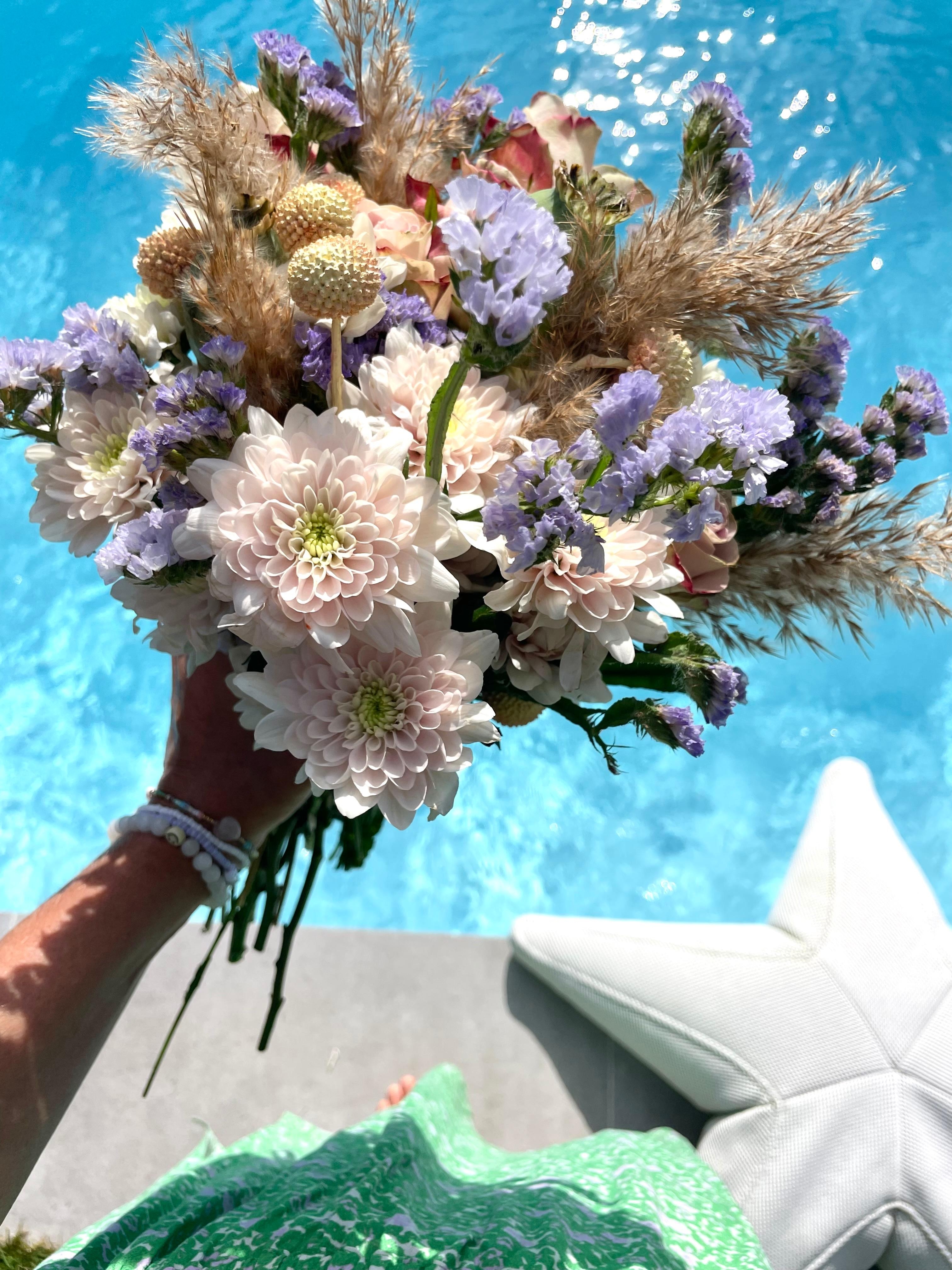 #herbstblumen #blumenliebe #oktober #pool #herbstliebe #freshflowers
Wer hätte das gedacht. Wir haben Oktober und die Sonne gibt alles 🫶