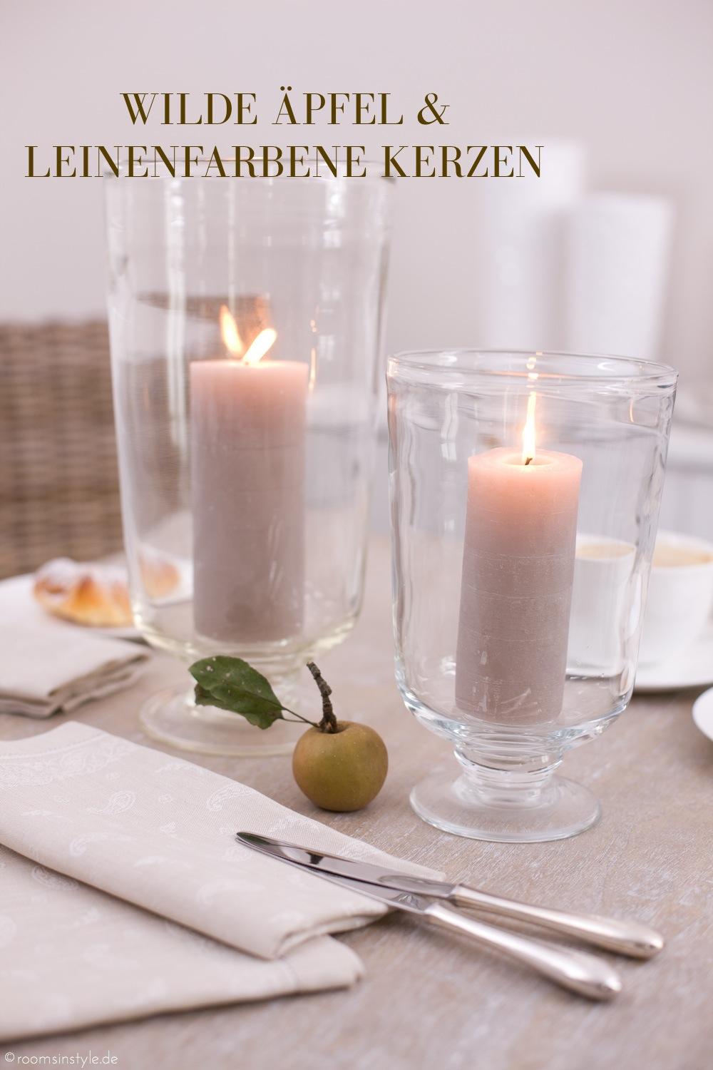 Leinenfarbene Kerzen und Streuobst #herbstdeko ©http://roomsinstyle.de