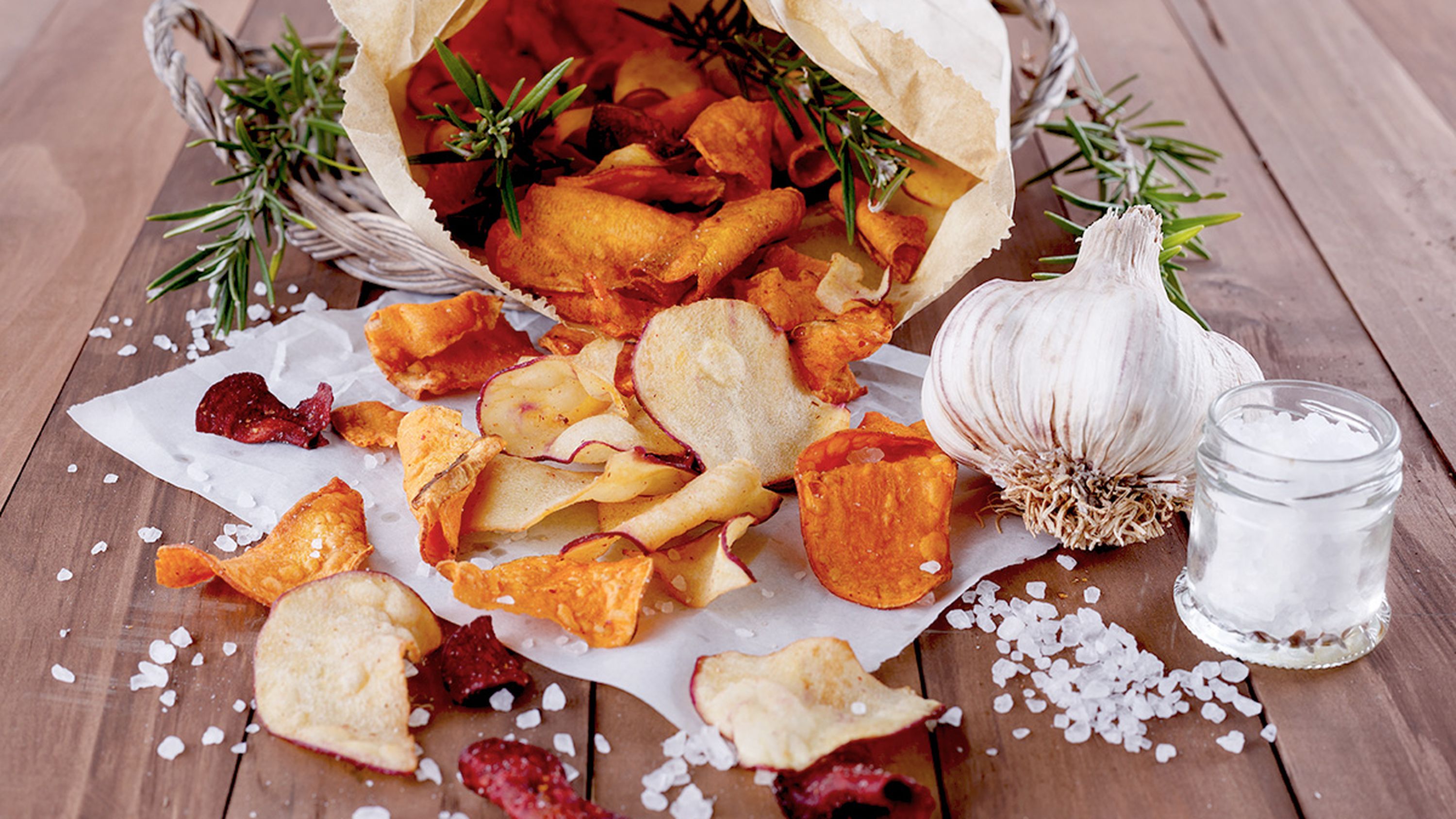 Gemüsechips sind eine gesunde Alternative zu fettigen Snacks