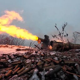 Ein Foto vom Pressedienst des russischen Verteidigungsministeriums zeigt einen russischen Soldaten an einem ungenannten Ort