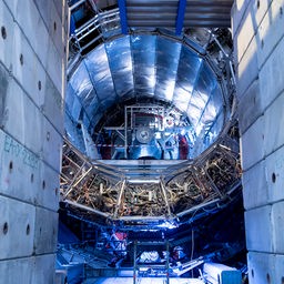 Der ALICE-Detektor (A Large Ion Collider Experiment), der um den Large Hadron Collider (LHC) bei der Europäischen Organisation für Kernforschung (CERN) gebaut wurde.