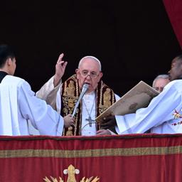 Papst Franziskus spendet den Segen "Urbi et Orbi.