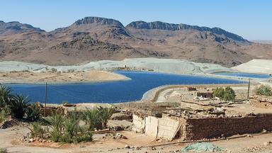 Ein Wasserbassin in der Nähe der Kobaltmine Bou Azzer in Marokko.