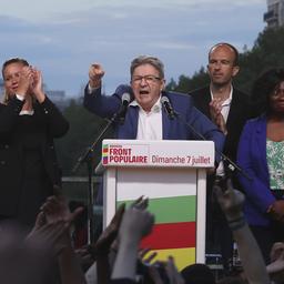 Jean-Luc Melenchon spricht bei einer Veranstaltung.