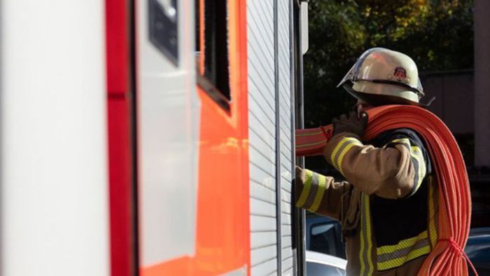 Gasexplosion in Stuttgart-Süd: Wohnhausdach hebt mitten in der Nacht ab