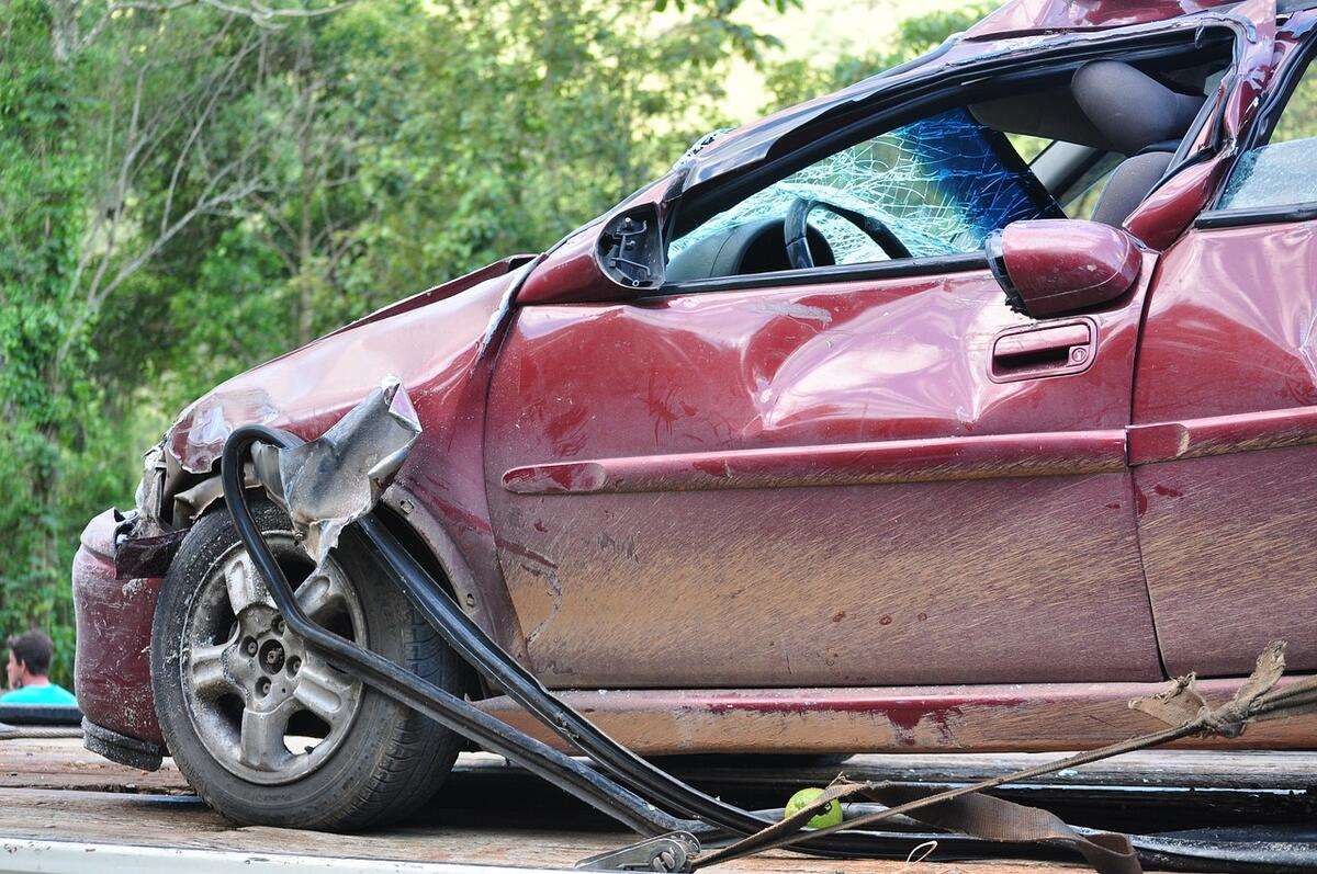  Dierdorf: Verkehrsunfall mit Totalschaden