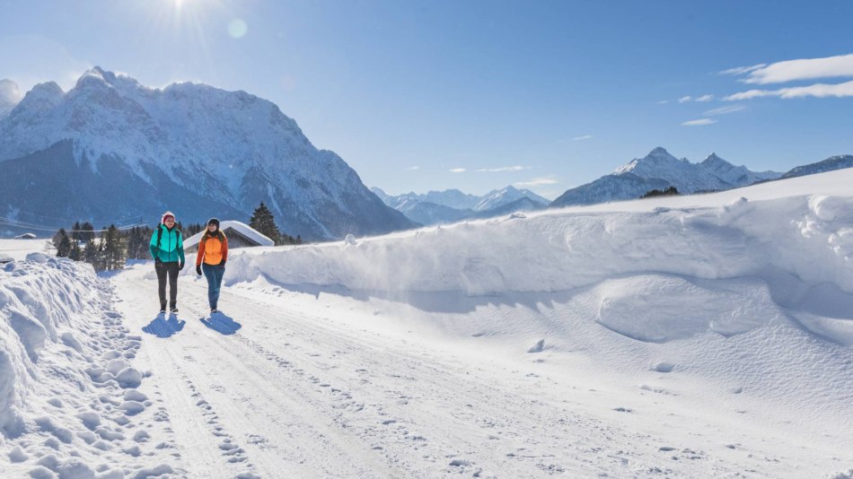 Schnee pur - Winterwanderung in der Alpenwelt Karwendel, © Oberbayern.de | Peter v. Felbert