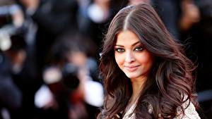 Bilder Indian Aishwarya Rai Starren Unscharfer Hintergrund Braunhaarige Frisuren Haar Prominente Mädchens