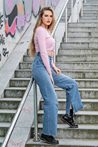 Fotos Posiert Stiege Bein Jeans Sweatshirt Jolanda Mädchens