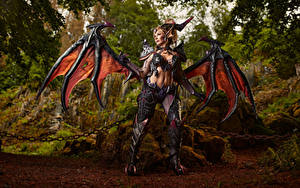 Bureaubladachtergronden League of Legends Mikhail Davydov photographer Poseren Vleugels Ankerketting Cosplay Zyra jonge vrouw Computerspellen Fantasy