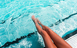 Hintergrundbilder Wasser Schwimmbecken Bein Schön junge Frauen