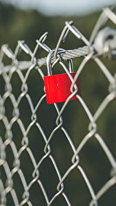 Wallpaper Closeup Padlock Fence Heart