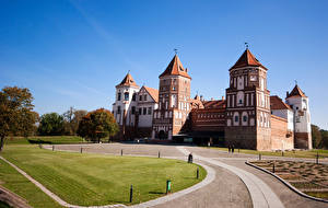 Pictures Belarus Castles Sky Lawn Mirsky Castle Complex