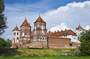 Pictures Belarus Castle Grass Mirsky Castle Complex Cities