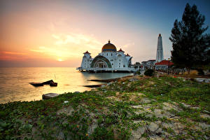 Fotos Malaysia Haus Tempel Küste Morgendämmerung und Sonnenuntergang Morgen Masjid Selat Melaka