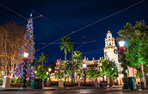 Sfondi desktop Anno nuovo Stati uniti Disneyland Parchi California Disegno Di notte Lampioni Albero di Natale