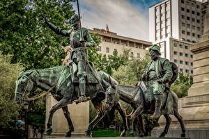 Fotos Pferde Mann Spanien Madrid Denkmal Don Quixote, Sancho Panza