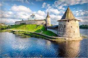 桌面壁纸，，俄罗斯，河流，教堂，要塞，塔式建築，Pskov Krom, Pskov, Pskov region，