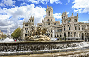 Bilder Madrid Spanien Springbrunnen Löwen Skulpturen Sibeles Fountain, Prado Boulevard, Sibeles Palace Städte