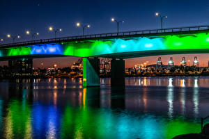 Papel de Parede Desktop Estados Unidos Rios Pontes Casa Califórnia Noite Revérbero Queensway Bridge at Shoreline Village in Long Beach Cidades