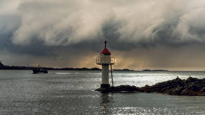 Bilder Norwegen Leuchtturm Wolke Fjord Trollfjorden