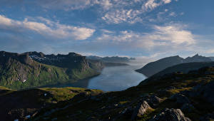 Hintergrundbilder Norwegen Gebirge Landschaftsfotografie Fjord Wolke Senja Natur