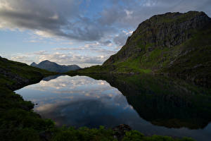 Hintergrundbilder Norwegen Lofoten Gebirge See Sommarset Natur