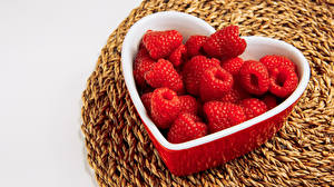 Images Raspberry Bowl Heart Food