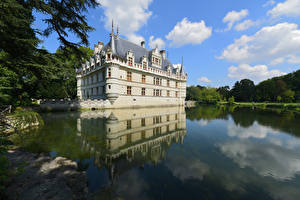 Tapety na pulpit Francja Zamek Staw Odbicie Chmury Chateau d'Azay-le-Rideau miasto