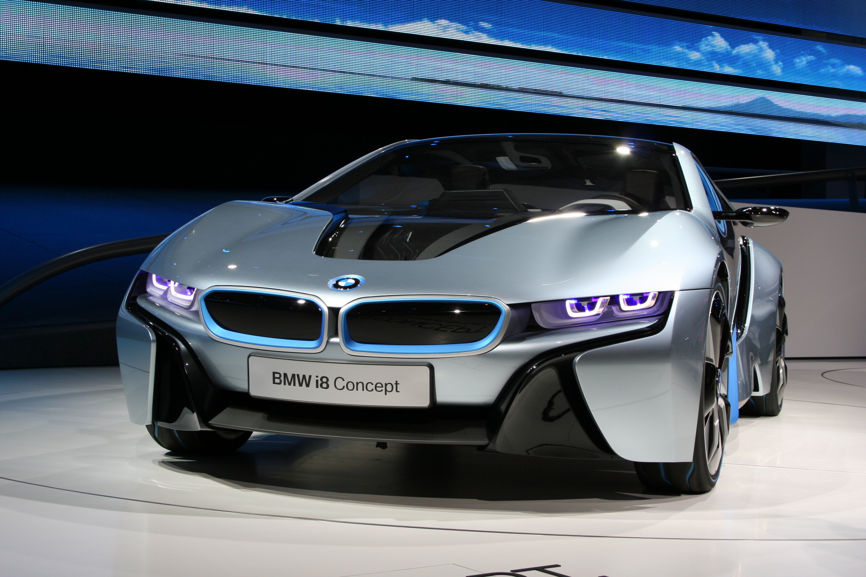 File:BMW i8 Concept IAA front.jpg - Wikimedia Commons