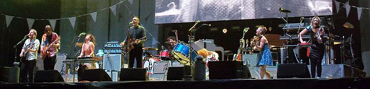 Le groupe Arcade Fire au Quartier des Spectacles pendant le festival Pop Montréal