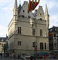 La maison des échevins (nl) de Malines, siège du parlement entre 1473 et 1477, puis du Grand Conseil entre 1504 et 1609