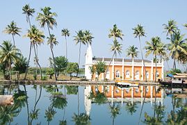 Une église catholique orientale dans les Backwaters, au Kuttanad.