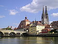 Steinerne Brücke og domkirken i Regensburg