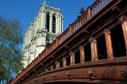 English: Towers and Pont au Double