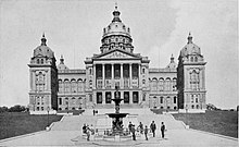 Iowa State Capitol building in 1917