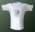 Natürlich sollte das T-Shirt durch den athletischen Körper eines Wikipedianers geformt werden!