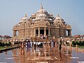 Akshardham te,plua Delhin, 2005an amaitua, munduko tenplu hindu handienetakoa.