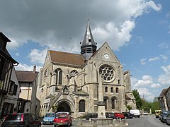 Collégiale Notre-Dame et fontaine.