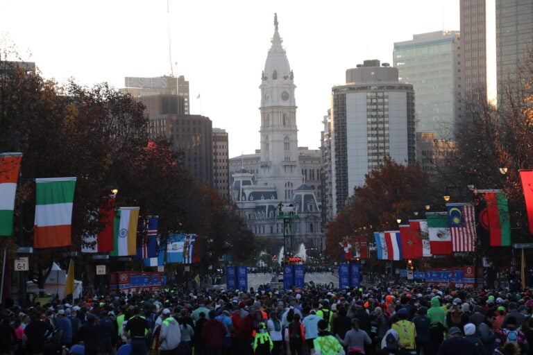 The 30th AACR Philadelphia Marathon saw thousands of people pack the Benjamin Franklin Parkway on Sunday to pursue the 26.2 mile journey in front of them.