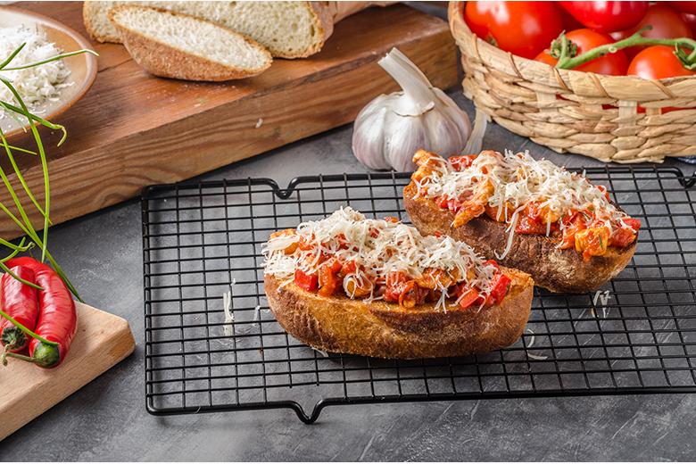 Tomaten-Poulet-Bruschetta