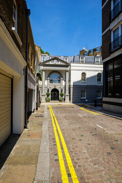 London - 06 15 2022: View of Cadogan Ln in Belgravia