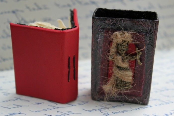 hier-ist-noch-eine-idee-fuer-ein-rotes-mini-buch-mit-steampunk-elementen