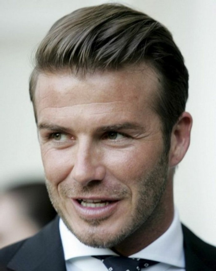 männer frisuren inspo von david beckham, einer der weltweit stilvollsten männern, deshalb findet er immer wieder platz in unseren artikeln über mode