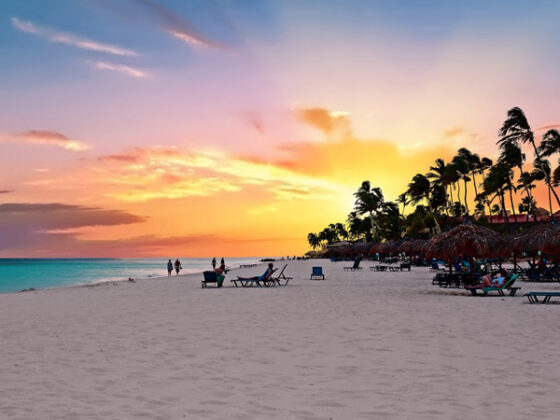 Aruba Strand im Sonnenuntergang